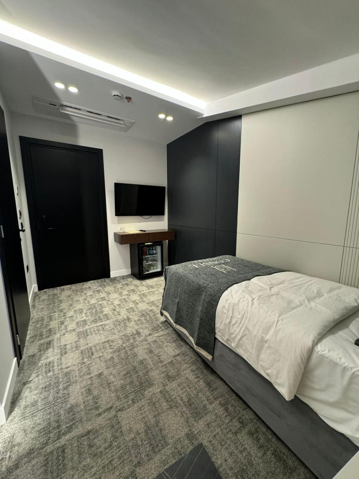 Hotel Consul