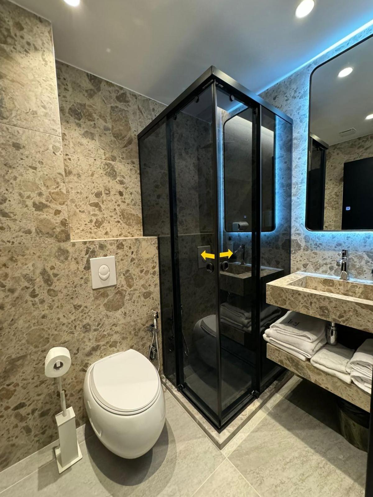 Consul Hotel 4*