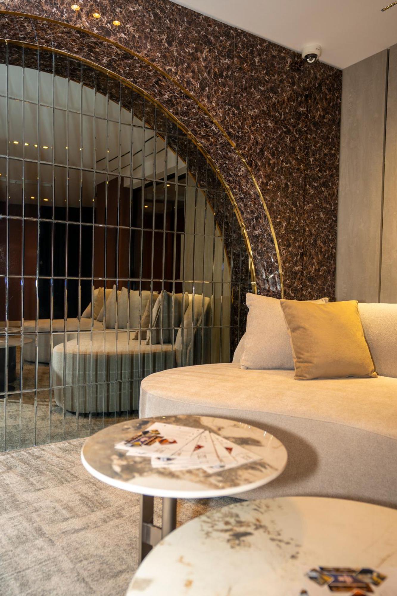 Consul Hotel 4*