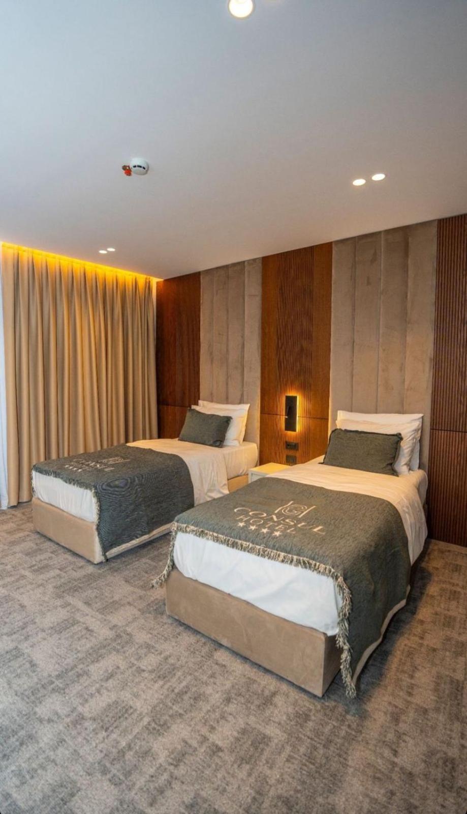 Consul 4*